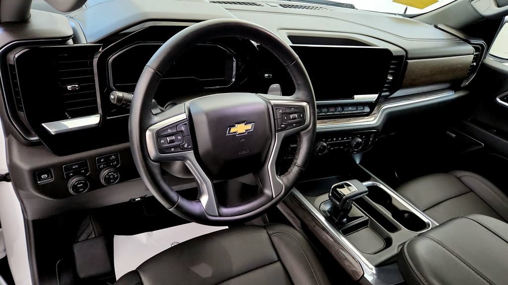Used 2025 Chevrolet Silverado 1500 LTZ w/ LTZ Premium Package AWD/4WD image 23