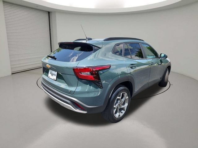 New 2026 Chevrolet Trax LT w/ LT Convenience Package FWD image 7