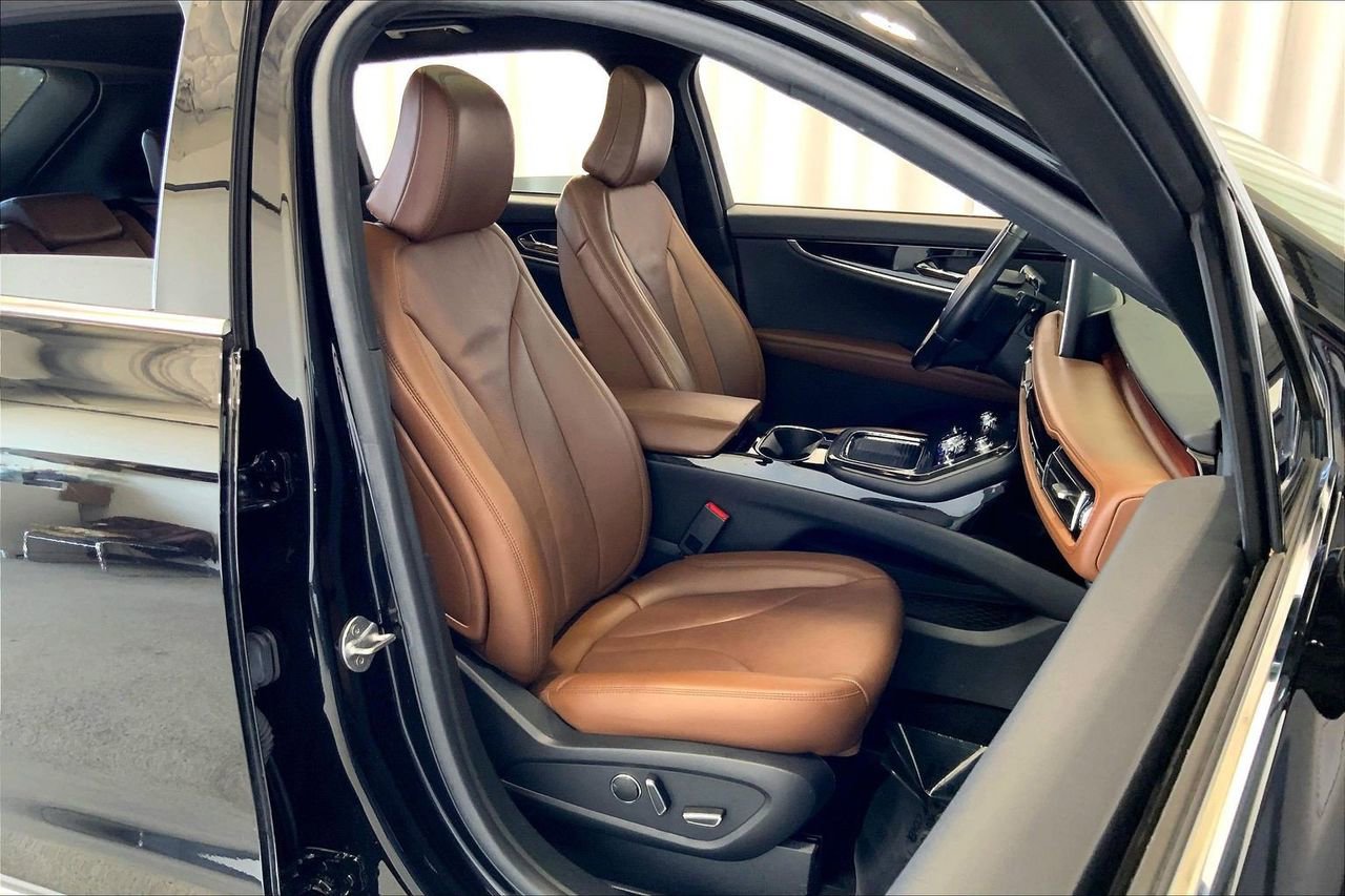 Used 2023 Lincoln Nautilus Reserve w/ Monochromatic Package image 6