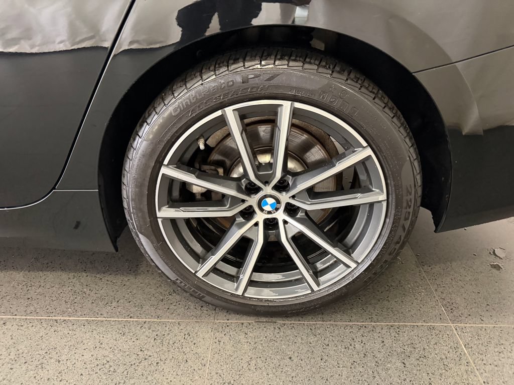 Used 2020 BMW 330i xDrive Sedan w/ Convenience Package AWD/4WD image 11