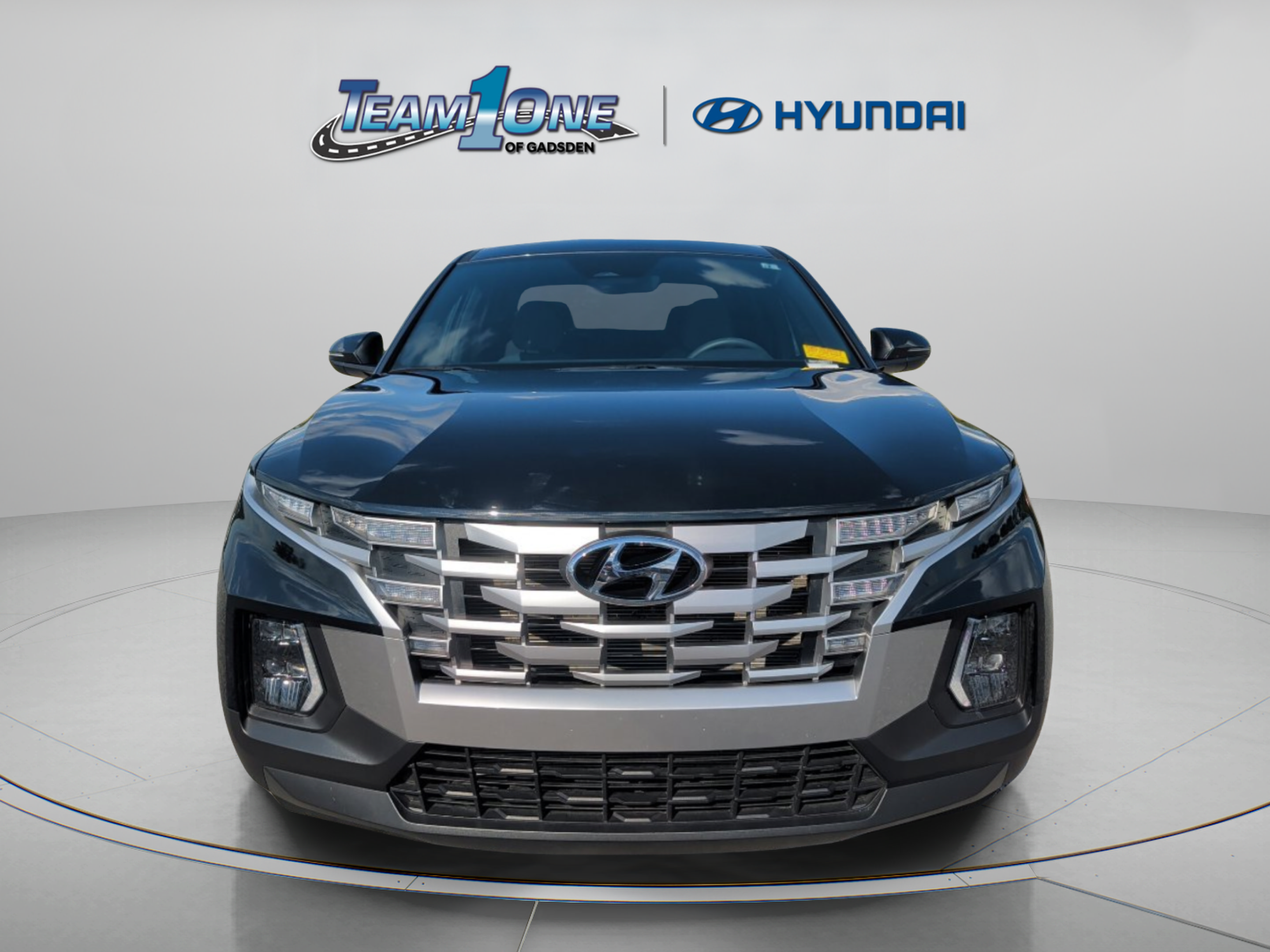 Used 2024 Hyundai Santa Cruz SEL FWD image 2