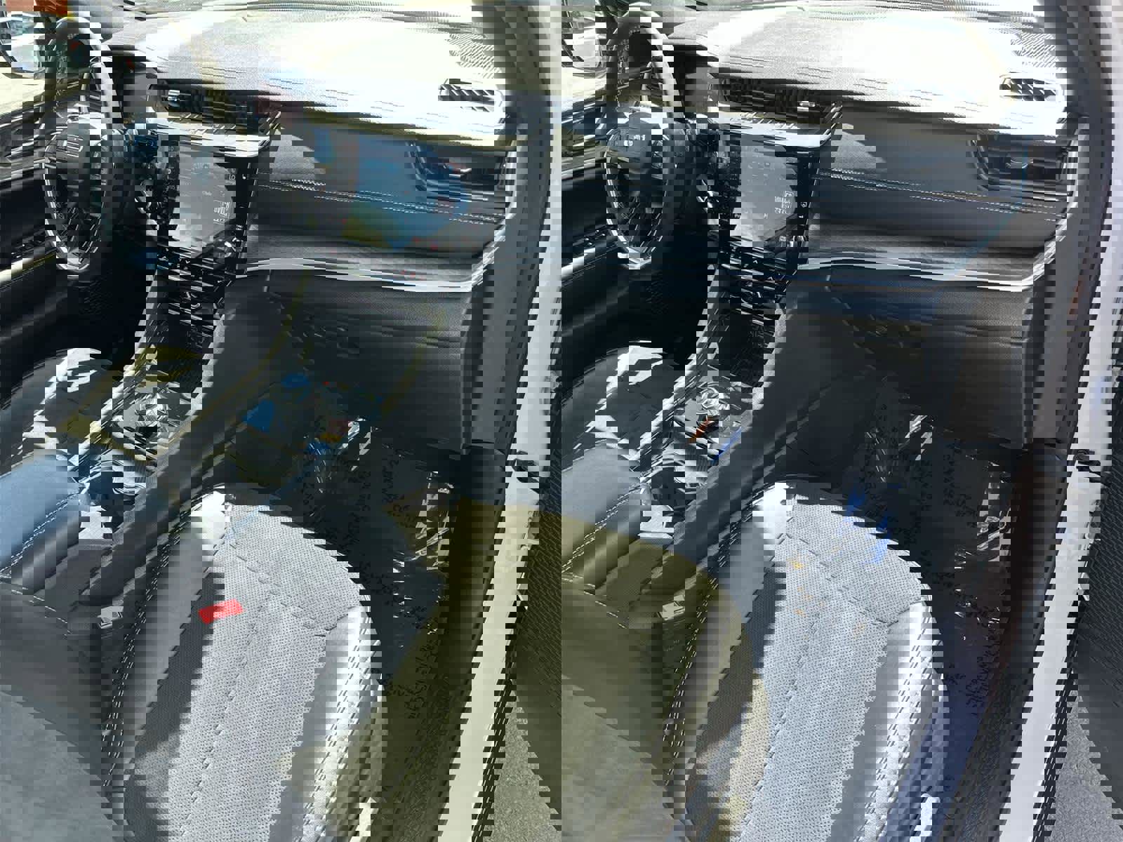 Used 2026 Jeep Grand Cherokee Altitude RWD image 12