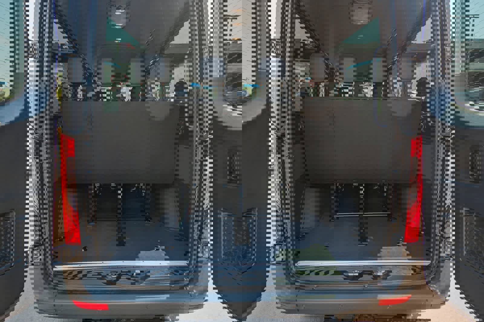 Used 2024 Mercedes-Benz Sprinter 2500 image 21