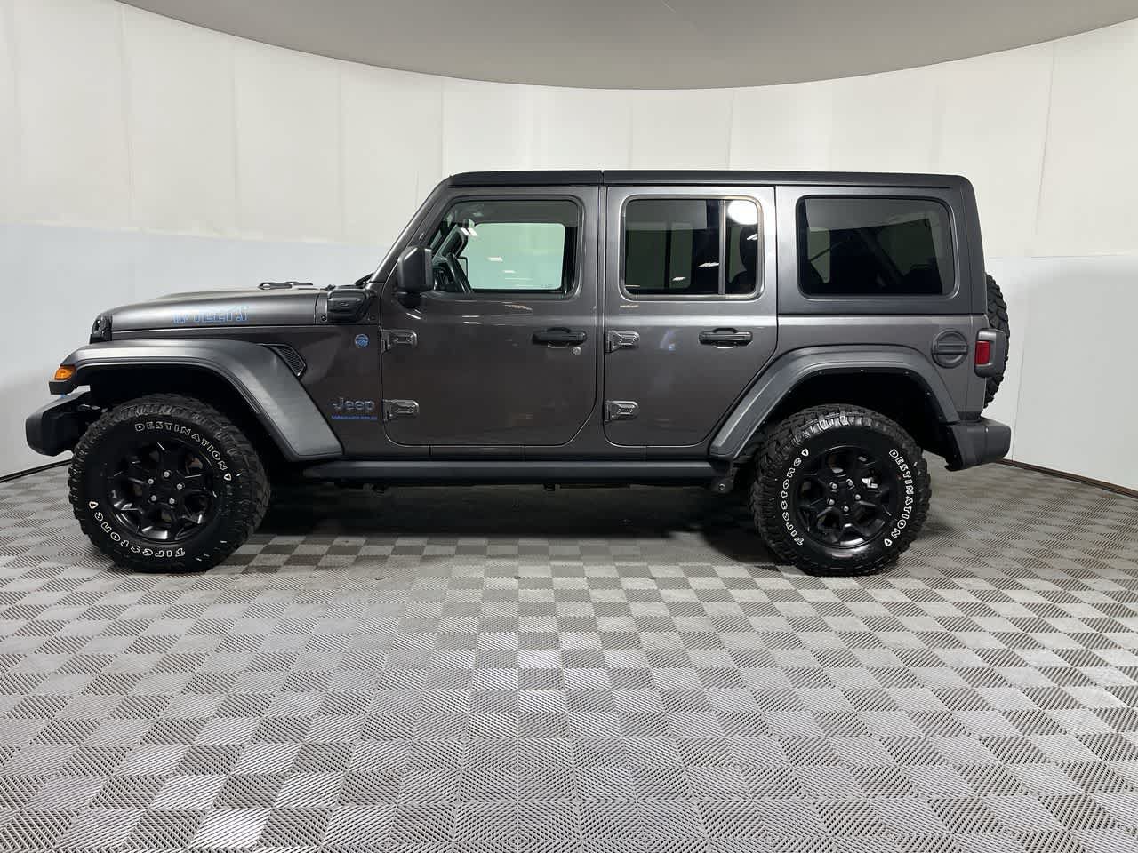 Used 2023 Jeep Wrangler Unlimited w/ Cold Weather Group AWD/4WD image 5