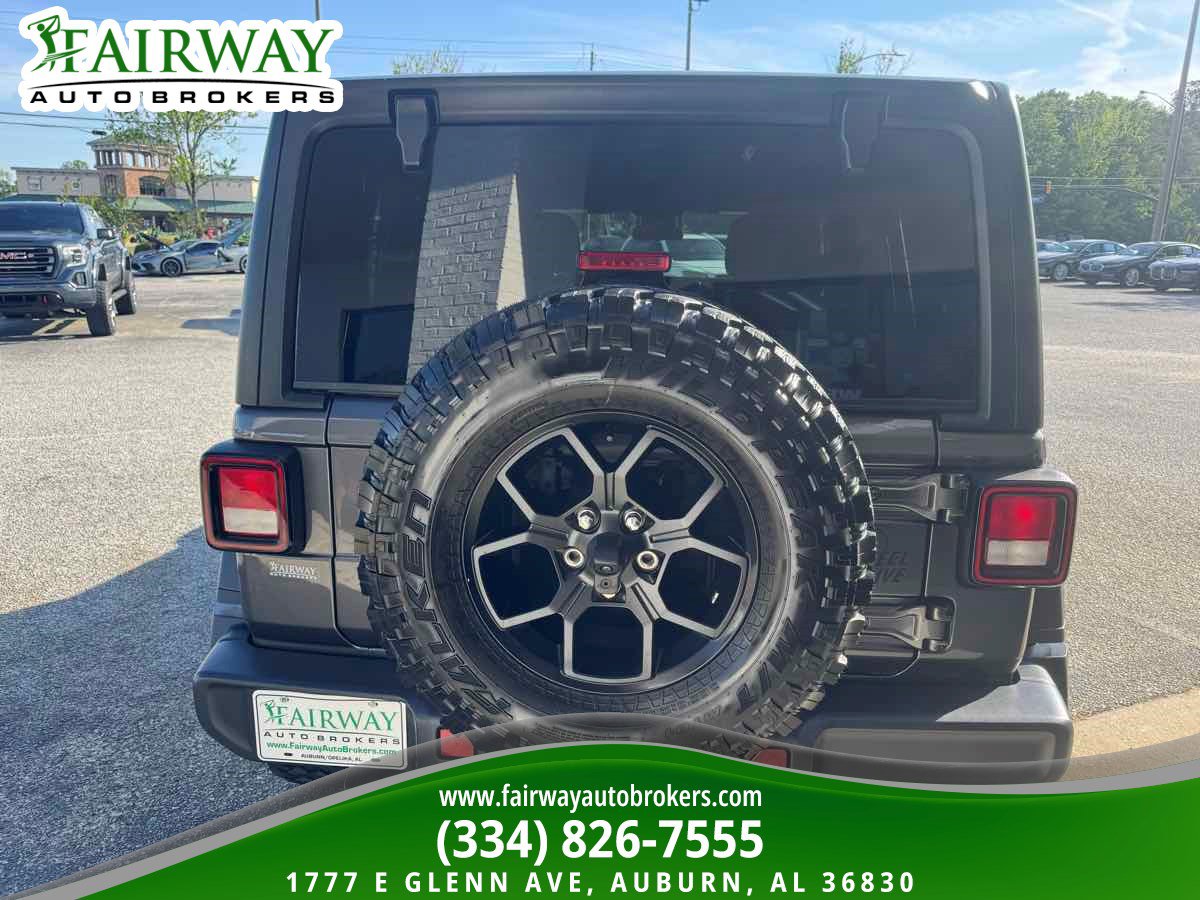 Used 2025 Jeep Wrangler Willys AWD/4WD image 7