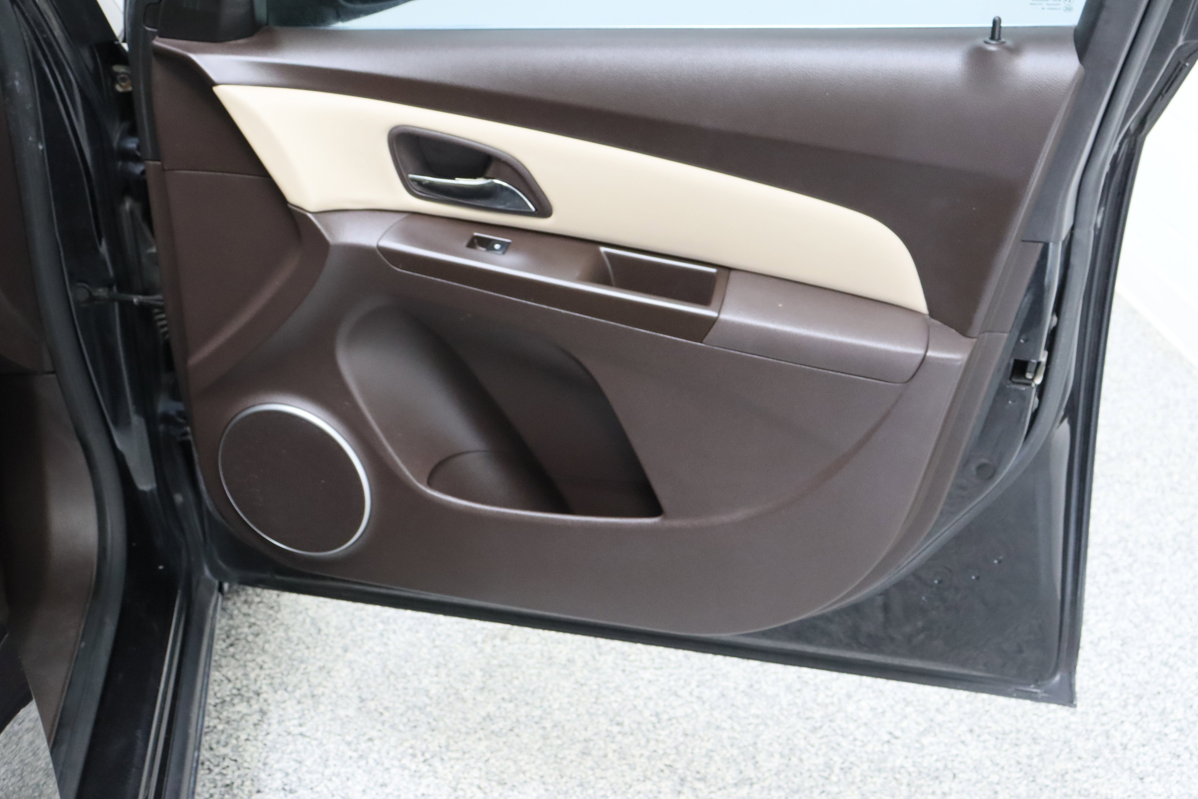 Used 2011 Chevrolet Cruze LTZ image 31