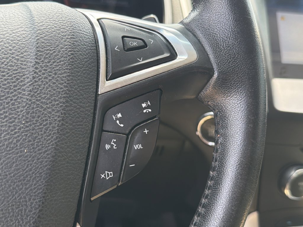 Used 2017 Ford Edge SEL w/ Equipment Group 201A FWD image 18