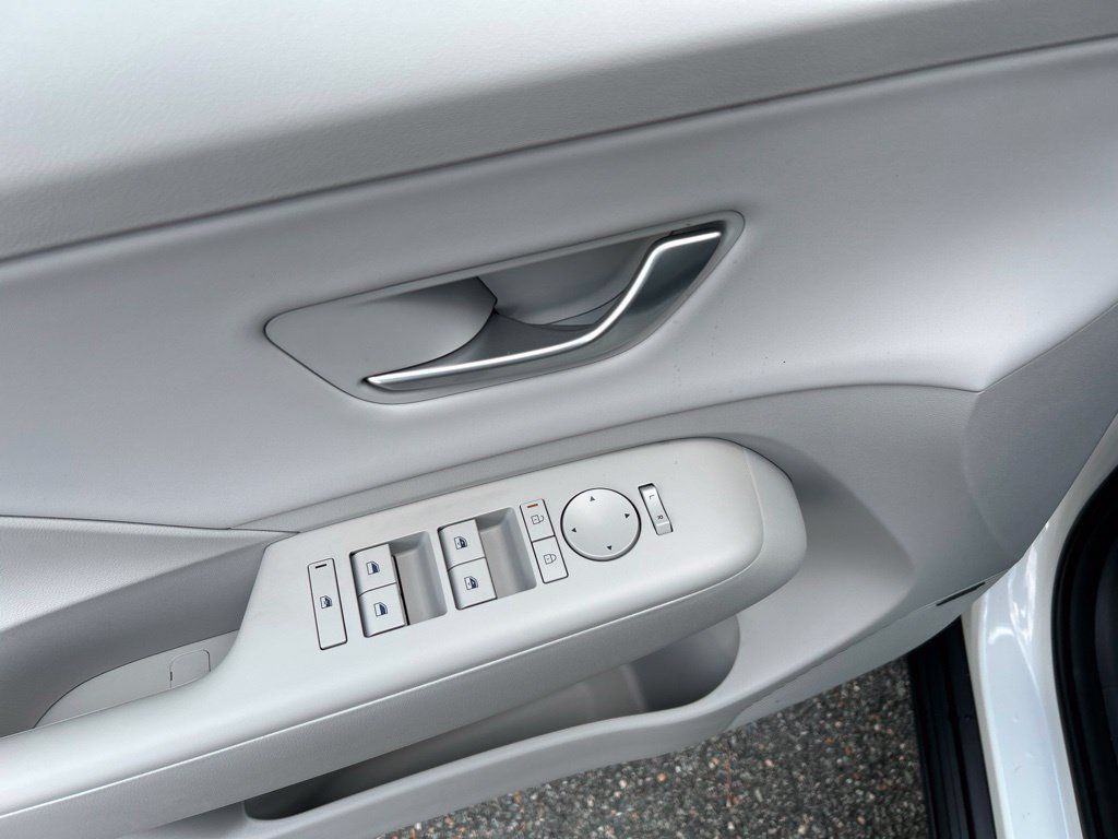 Used 2026 Hyundai Kona Limited FWD image 15