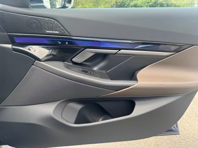 Certified 2025 BMW 540i xDrive w/ Premium Package image 26