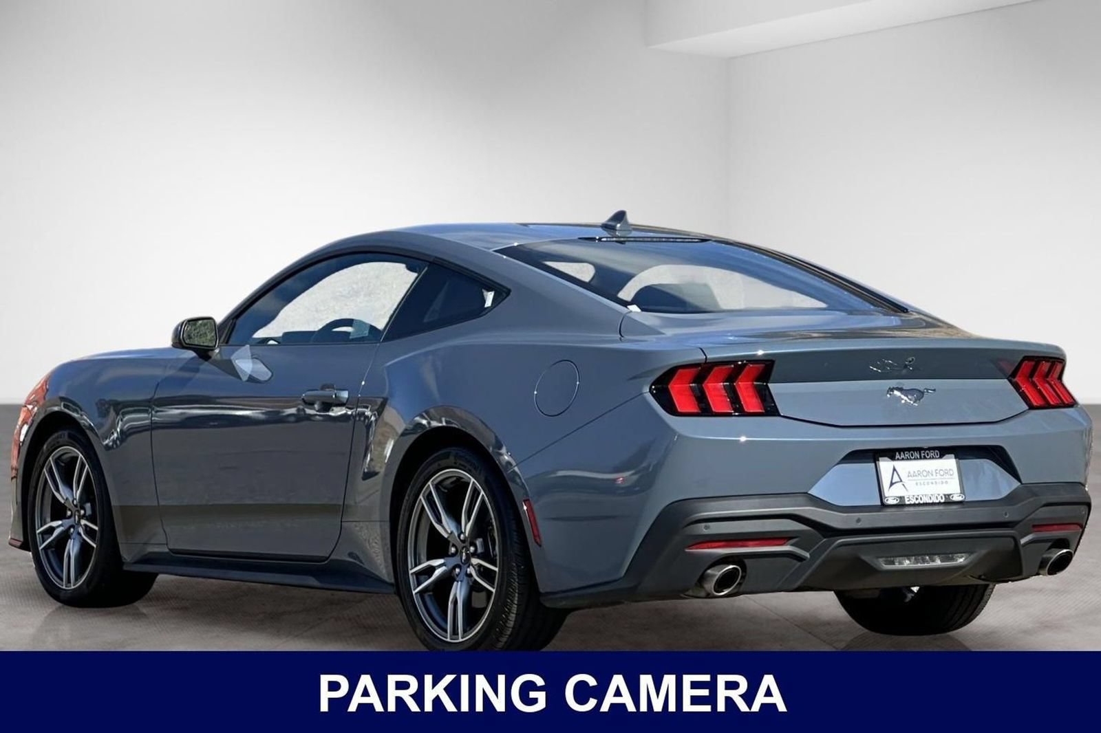 Used 2025 Ford Mustang Coupe RWD image 3