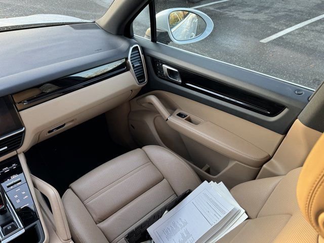 Used 2023 Porsche Cayenne image 14