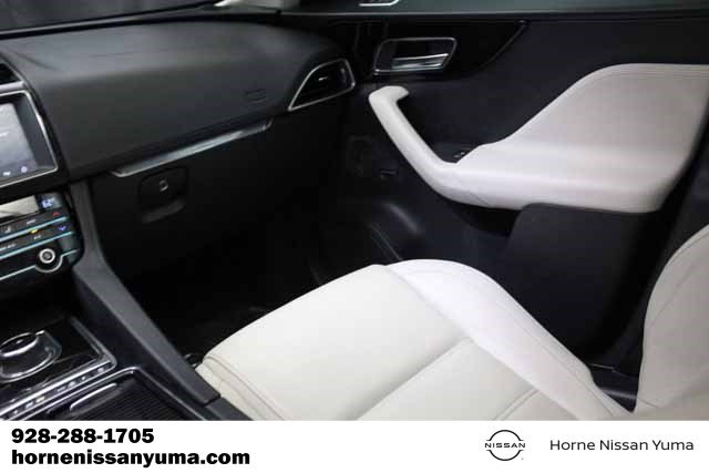 Used 2020 Jaguar F-PACE Prestige image 11