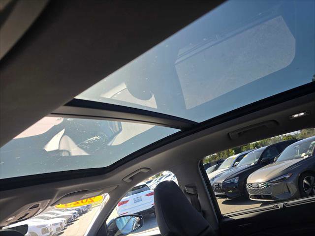 Used 2025 Audi Q6 e-tron Prestige image 22