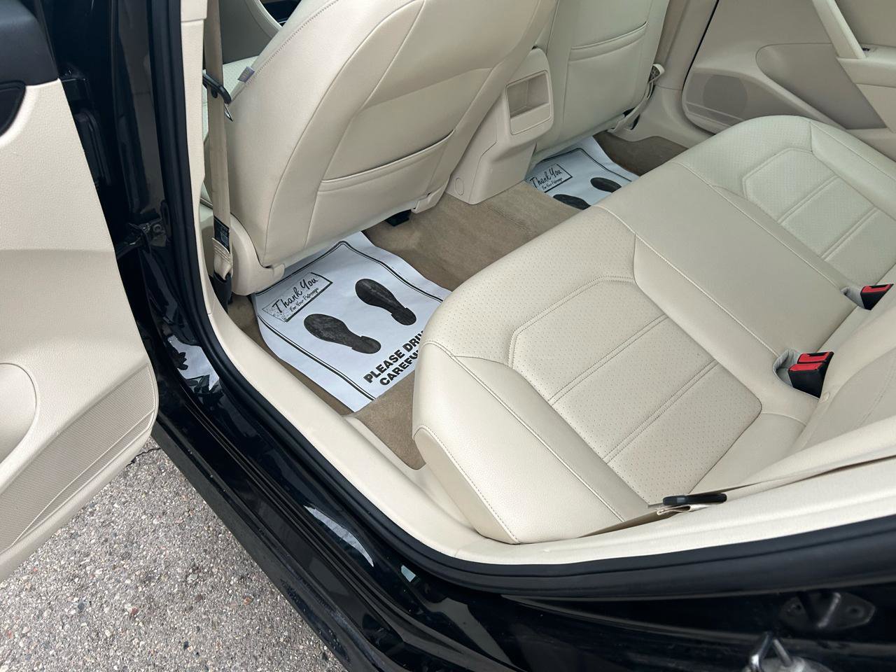 Used 2014 Volkswagen Passat 1.8T Wolfsburg Edition image 9