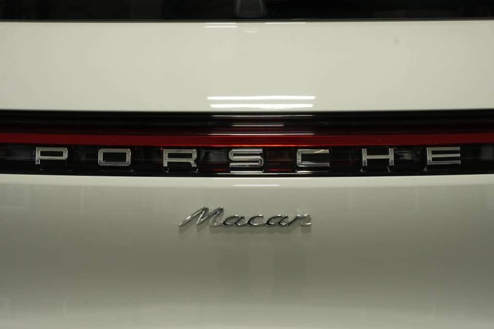 New 2026 Porsche Macan AWD/4WD image 37