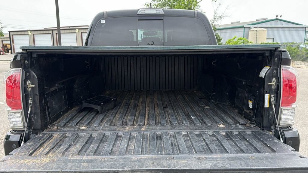 Used 2017 Toyota Tacoma Limited w/ Tow Package AWD/4WD image 13