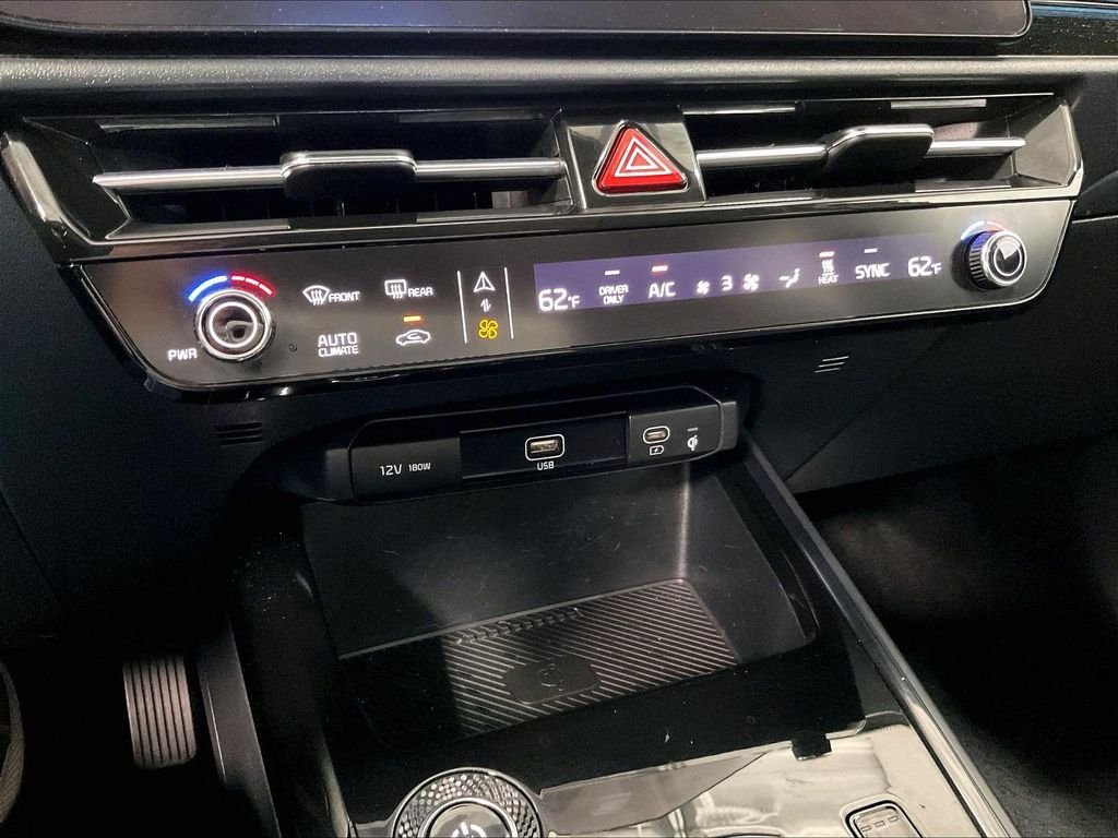 Used 2024 Kia Niro Wind w/ Wind Preserve Package FWD image 25