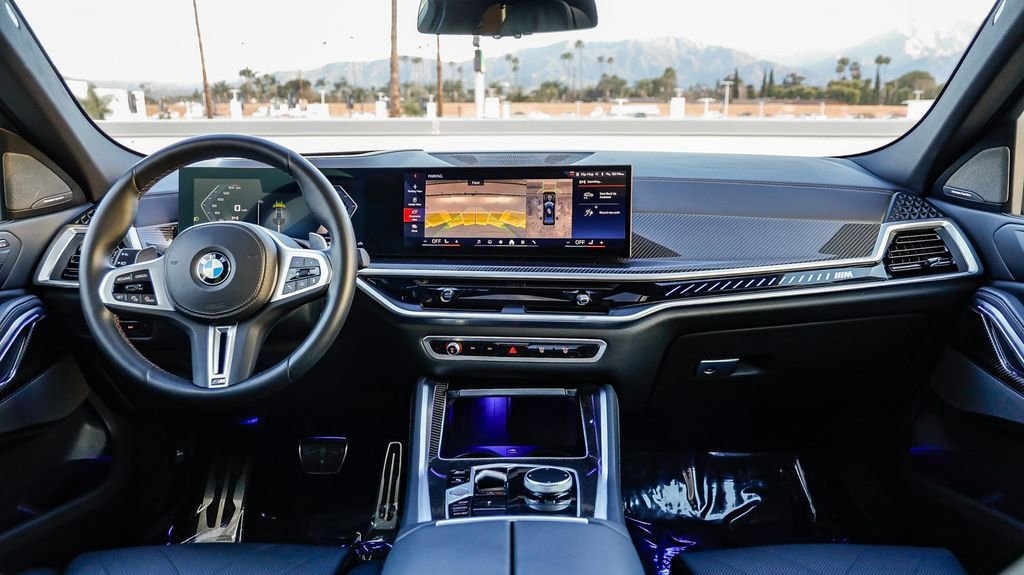 Used 2024 BMW X6 M60i w/ Parking Assistance Package image 15