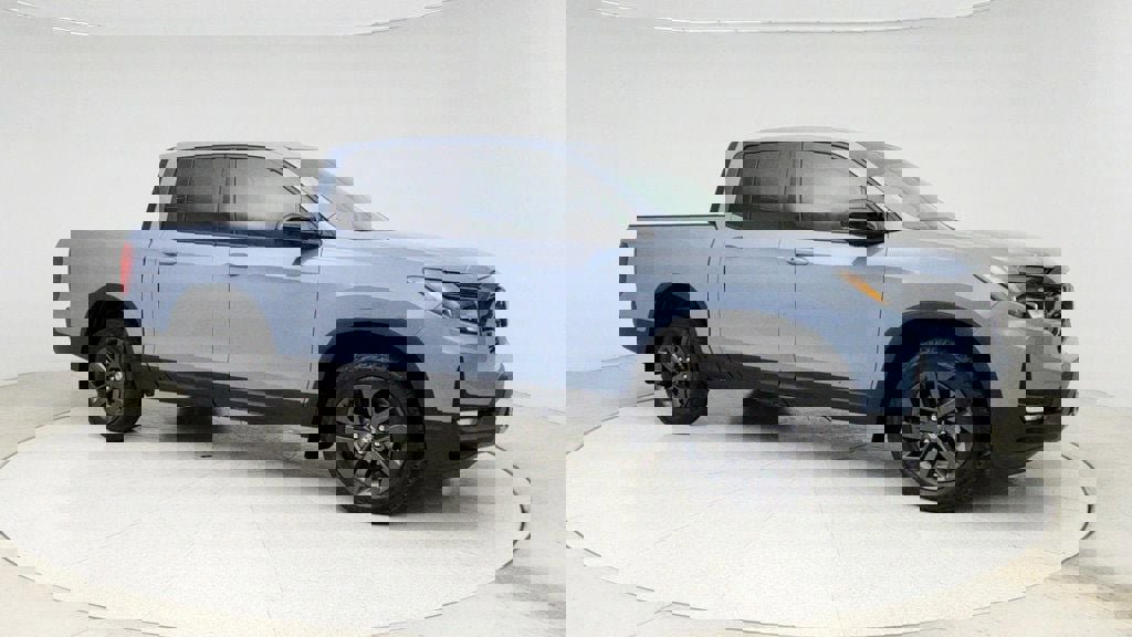 Used 2025 Honda Ridgeline Sport image 3