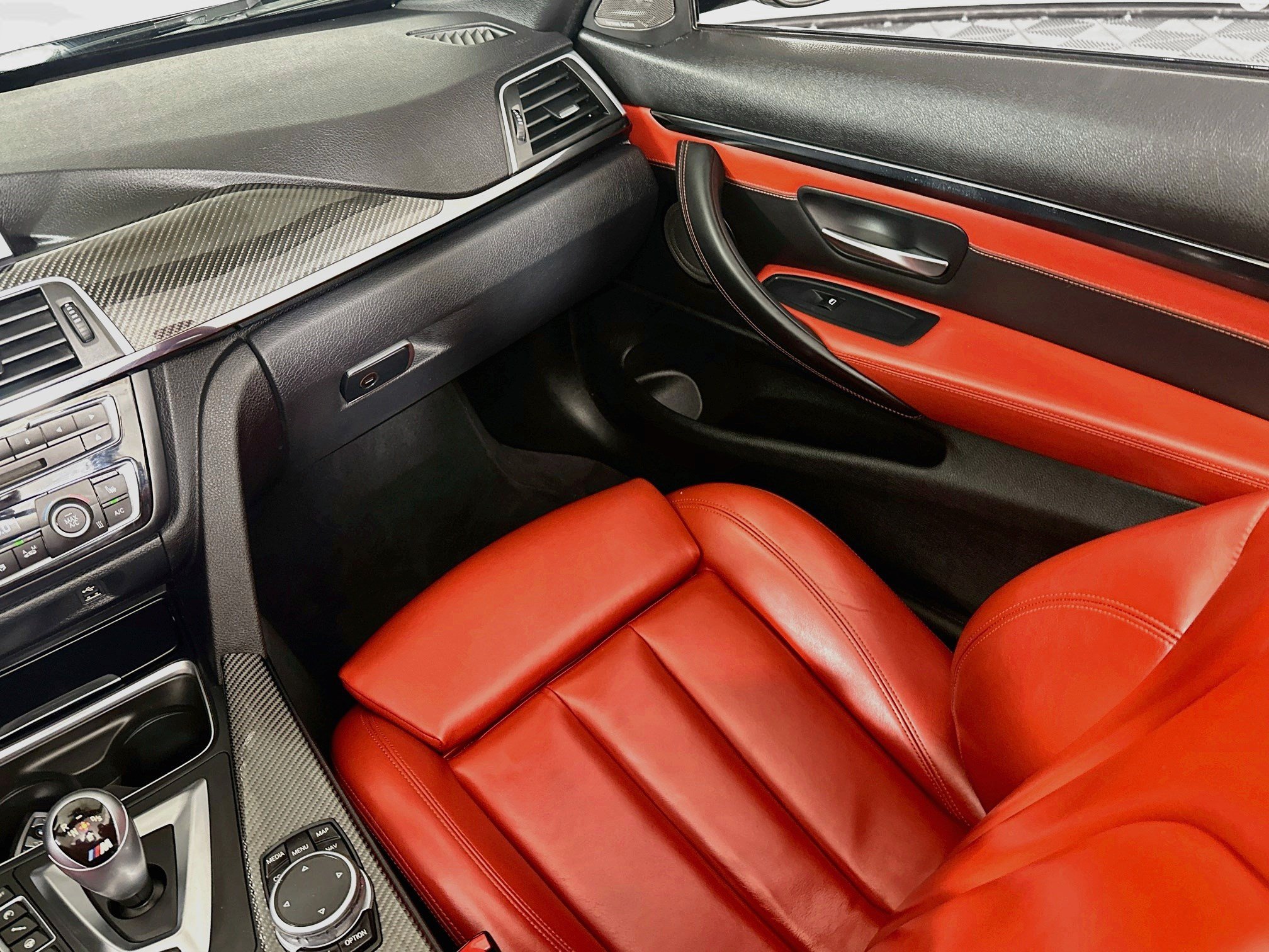 Used 2017 BMW M4 Convertible RWD image 21