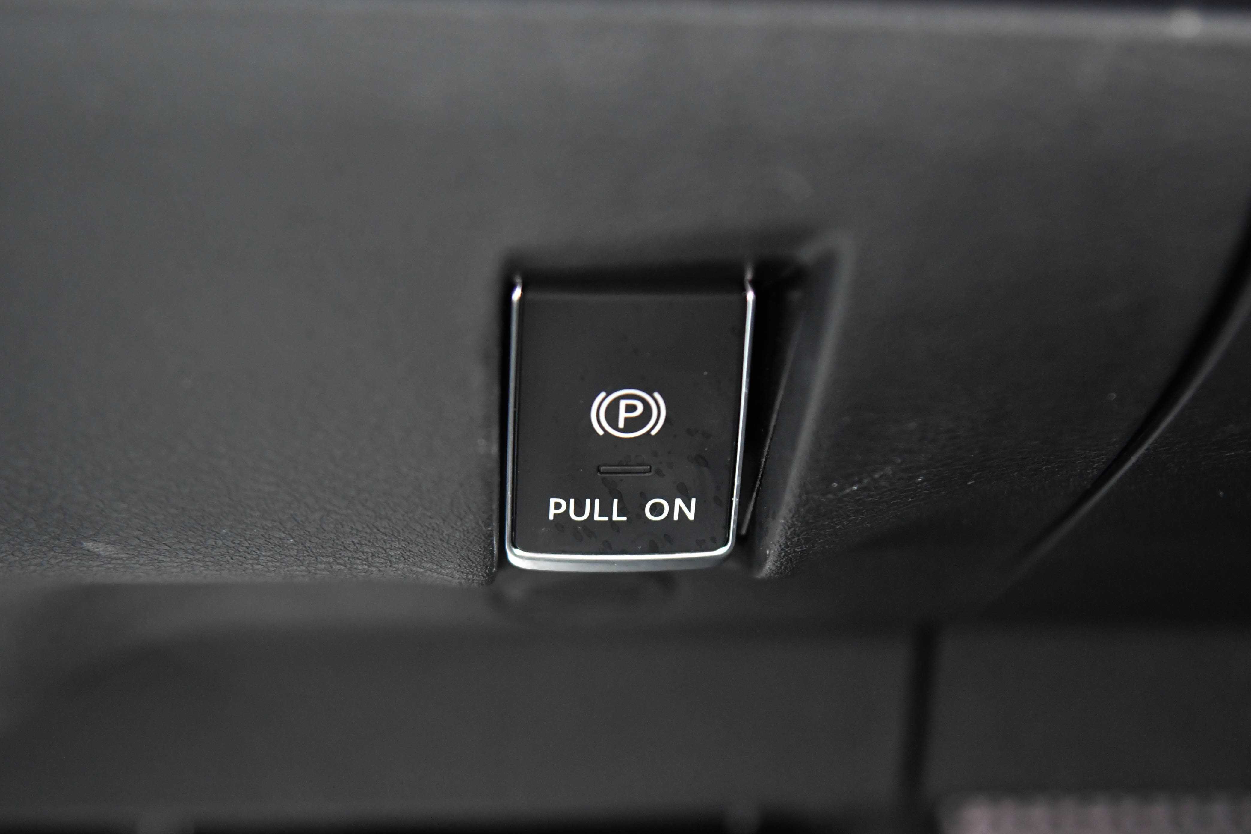 Used 2023 Nissan Ariya AWD image 33