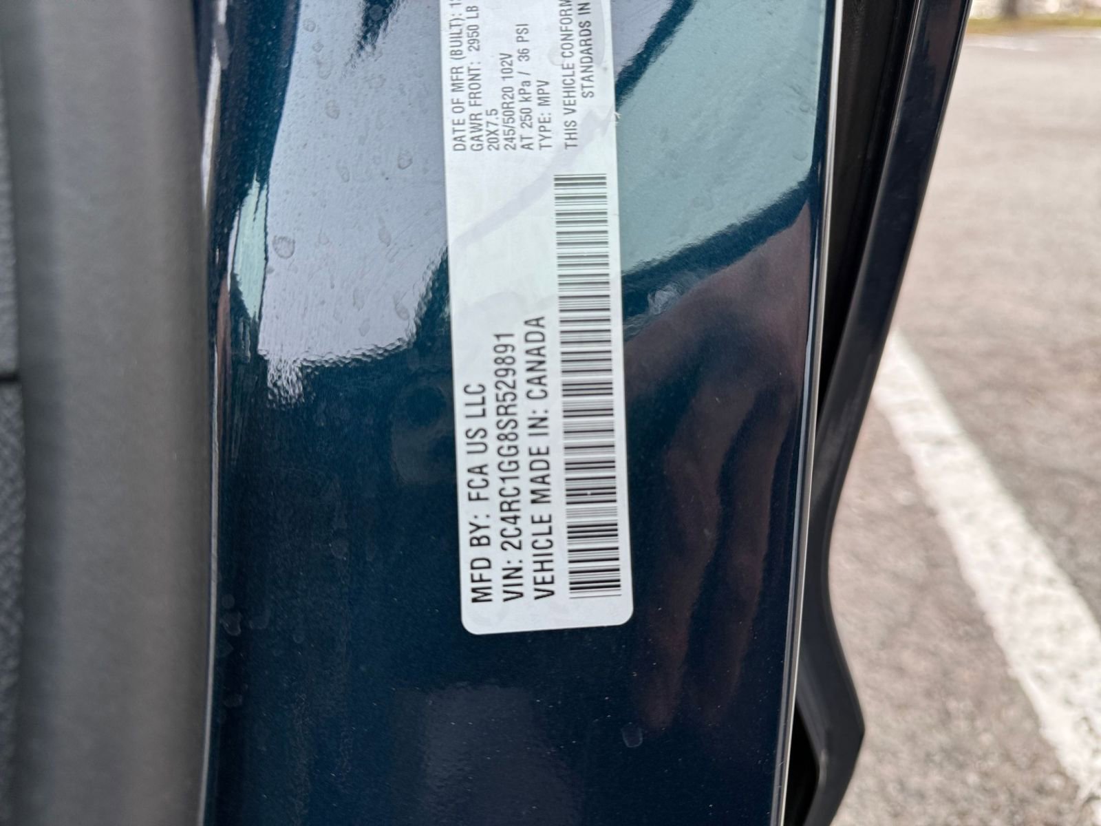 Used 2025 Chrysler Pacifica Limited image 34