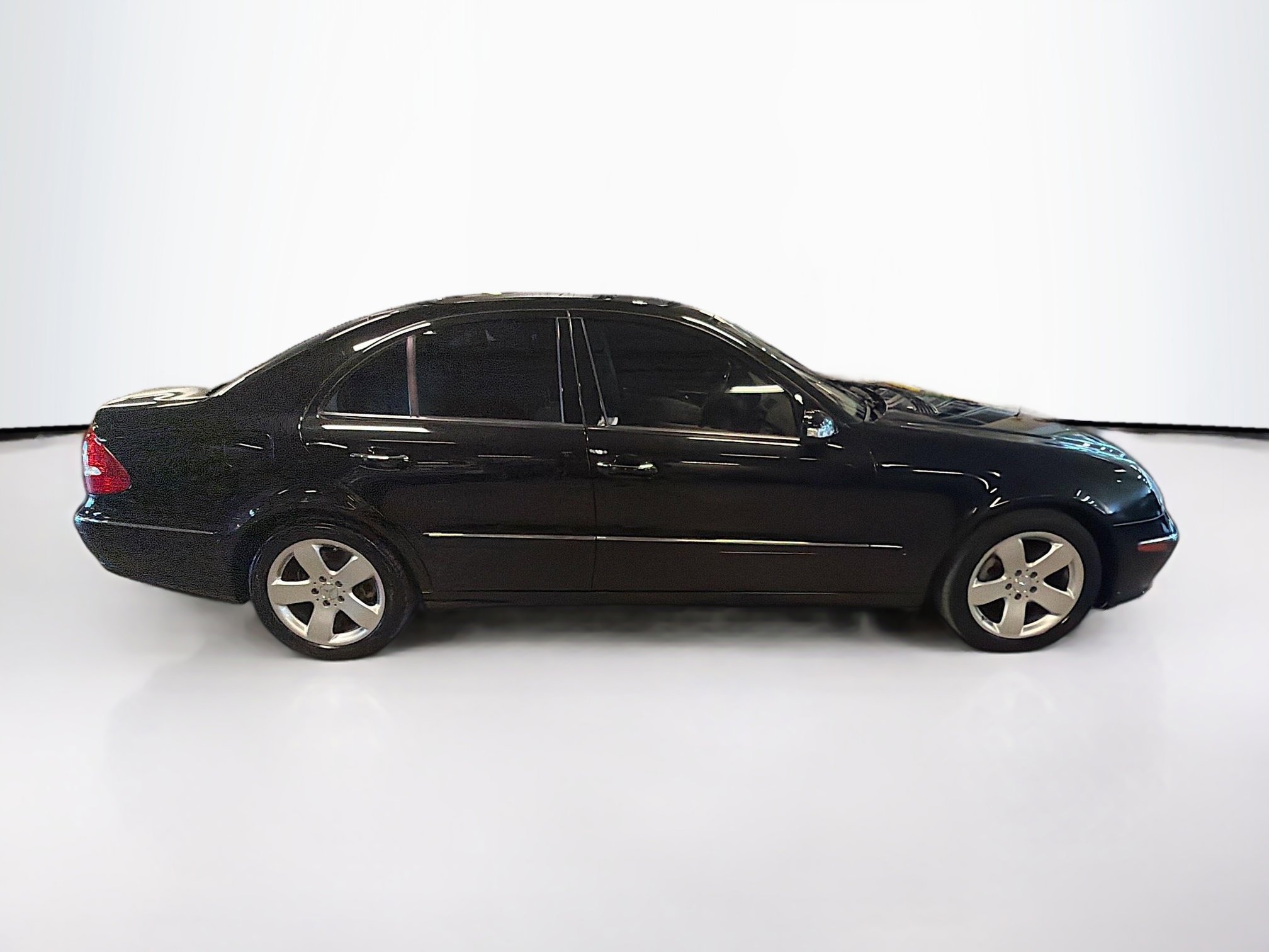Used 2006 Mercedes-Benz E 350 4MATIC Sedan image 10