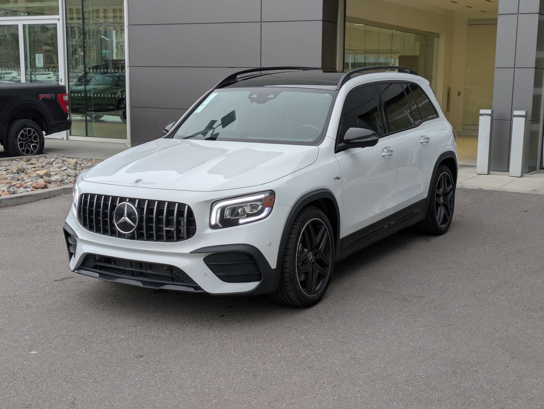 Used 2022 Mercedes-Benz GLB 35 AMG 4MATIC image 8