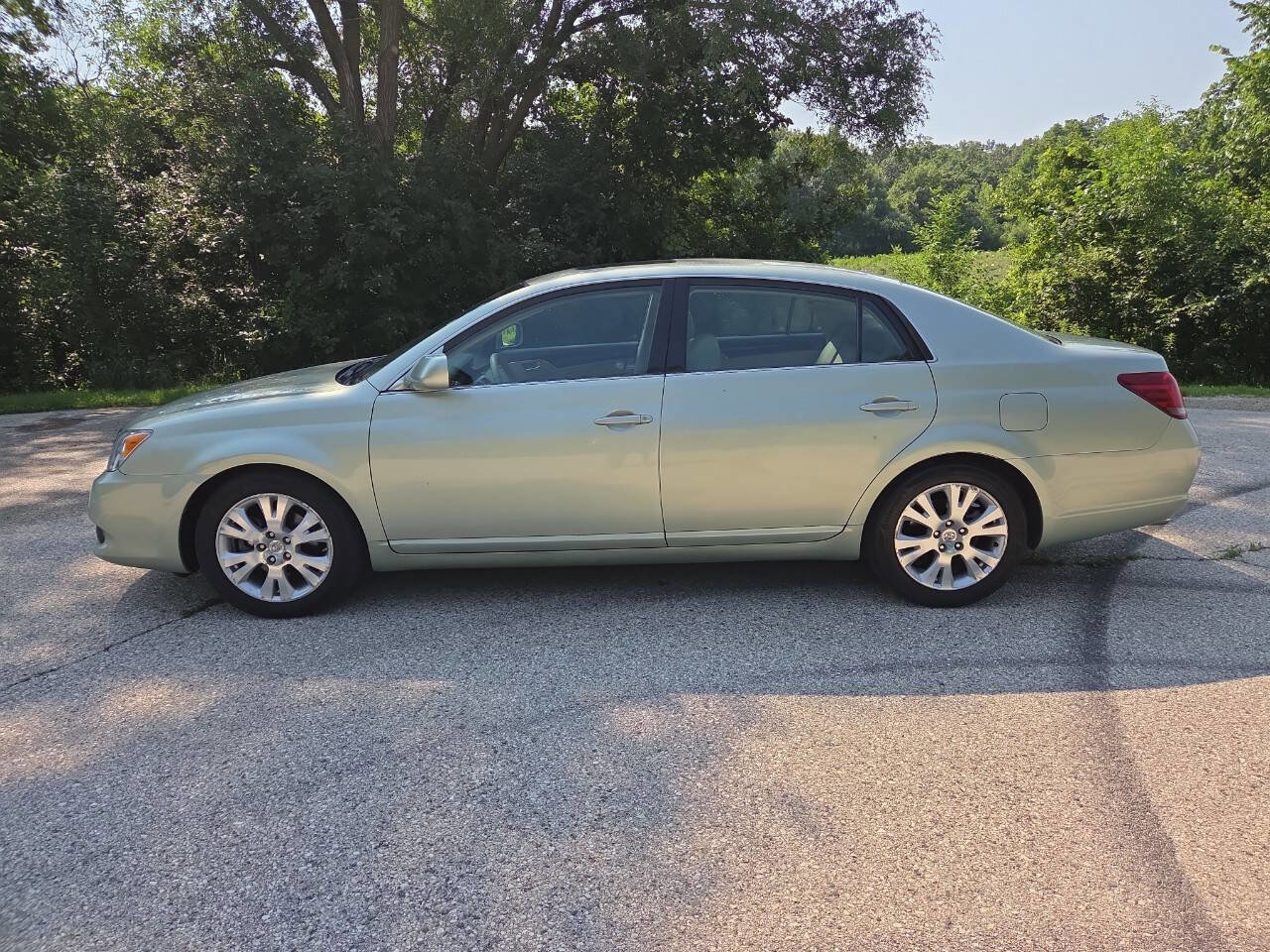 Used 2008 Toyota Avalon XLS image 3