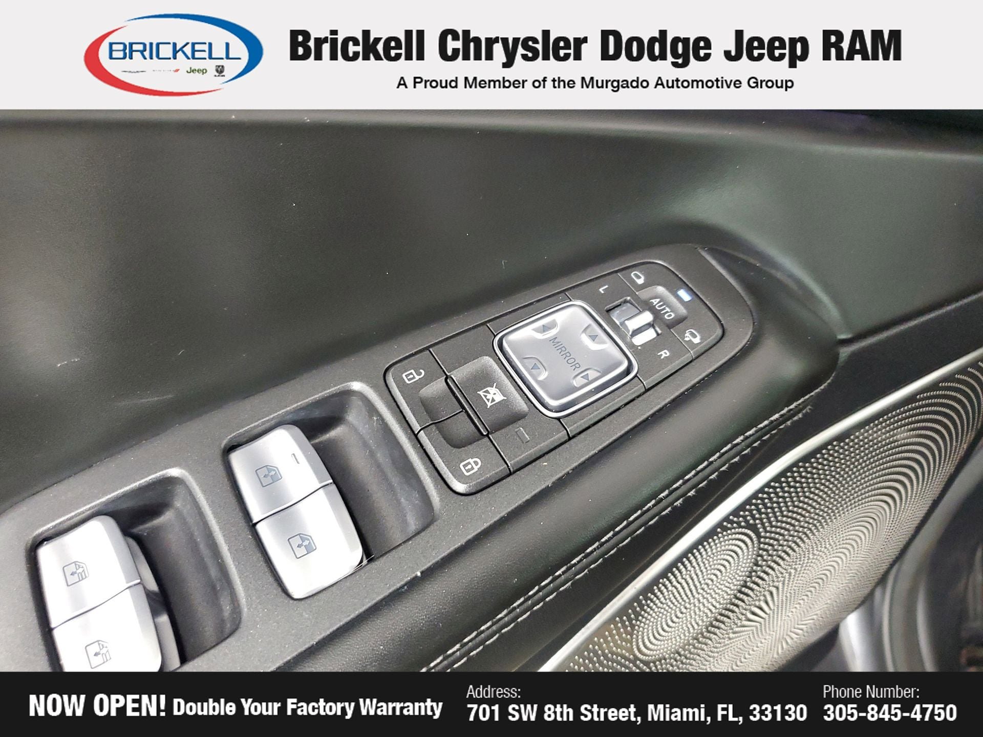 Used 2017 Genesis G90 3.3T Premium RWD image 31