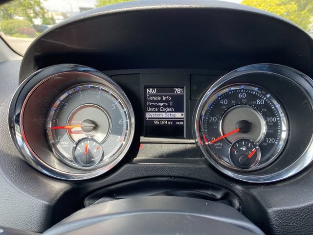 Used 2014 Chrysler Town & Country Touring-L w/ Driver Convenience Group FWD image 16