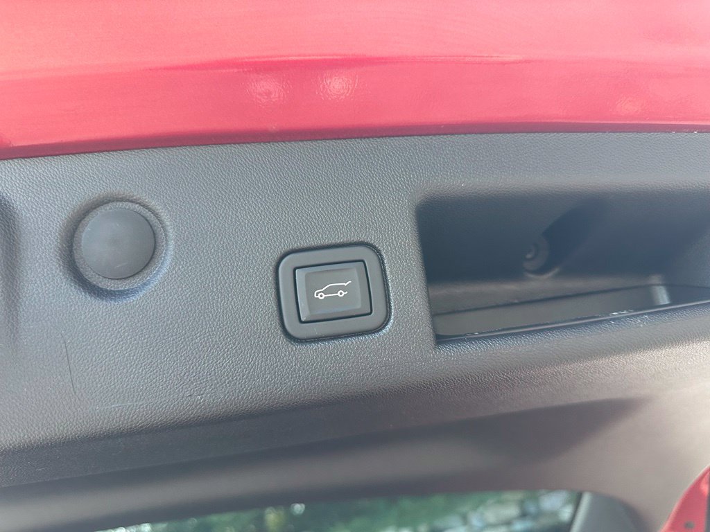 Used 2024 Chevrolet Equinox Premier w/ LPO, Floor Liner Package AWD/4WD image 27