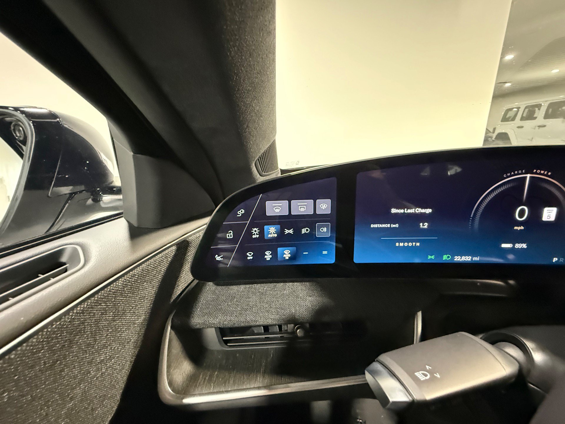 Used 2024 Lucid Air Touring AWD/4WD image 28