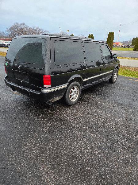 Used 1993 Plymouth Grand Voyager LE image 4