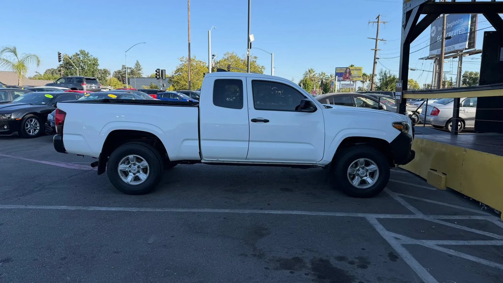 Used 2023 Toyota Tacoma SR RWD image 4