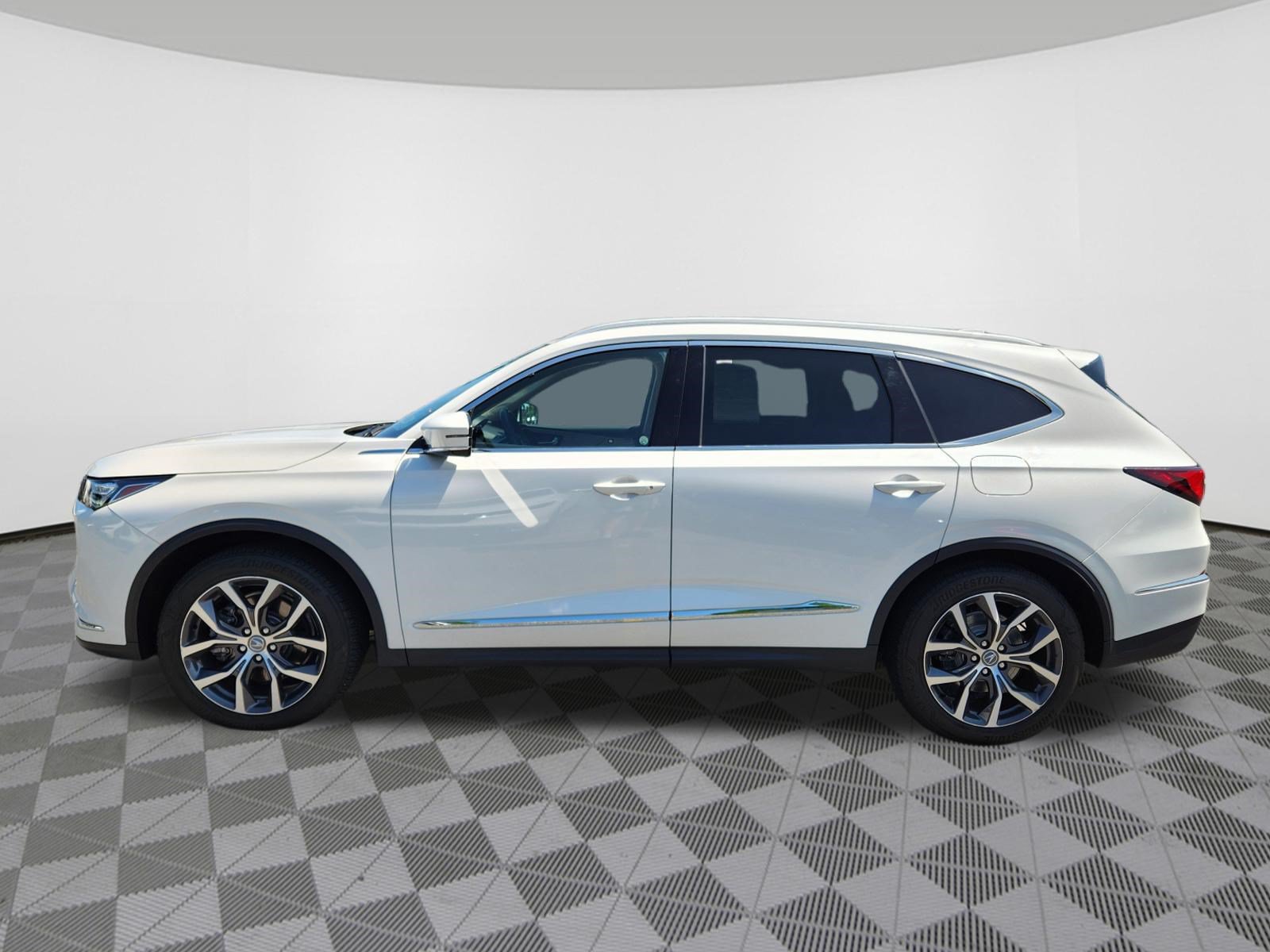 Certified 2023 Acura MDX w/ Technology Package AWD/4WD image 5