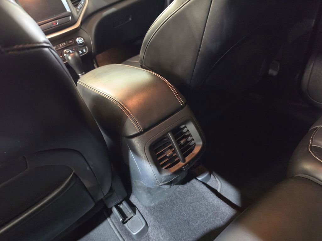 Used 2016 Jeep Cherokee Limited AWD/4WD image 21