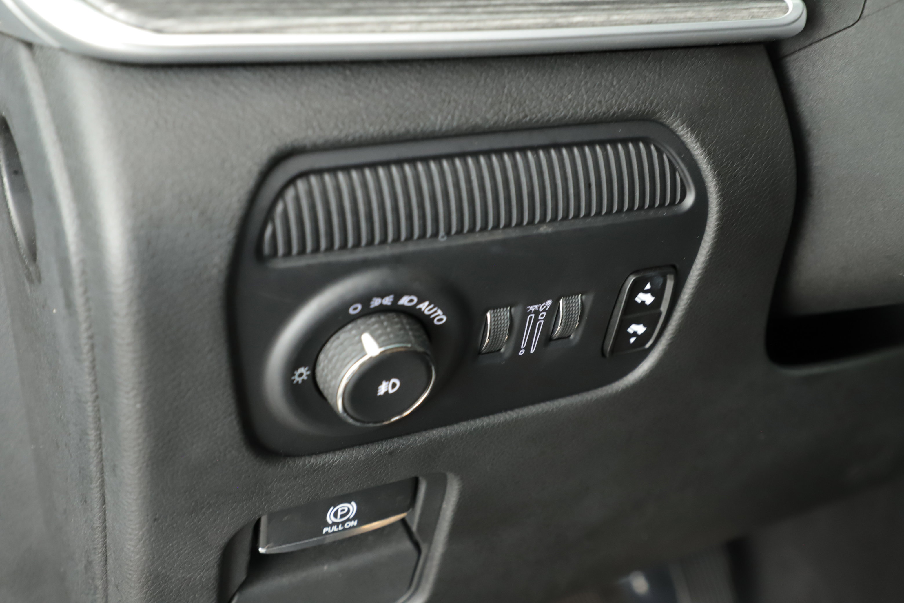 Used 2024 Jeep Wagoneer Series II w/ Flexible Seating Group image 15