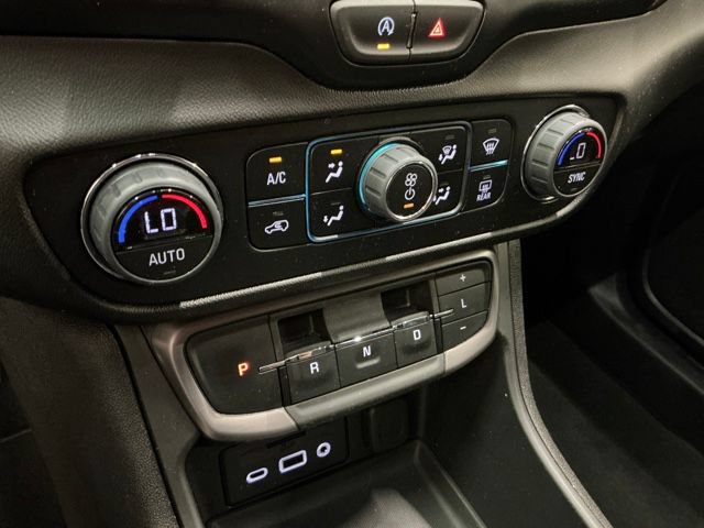 Used 2024 GMC Terrain AT4 w/ Tech Package AWD/4WD image 22