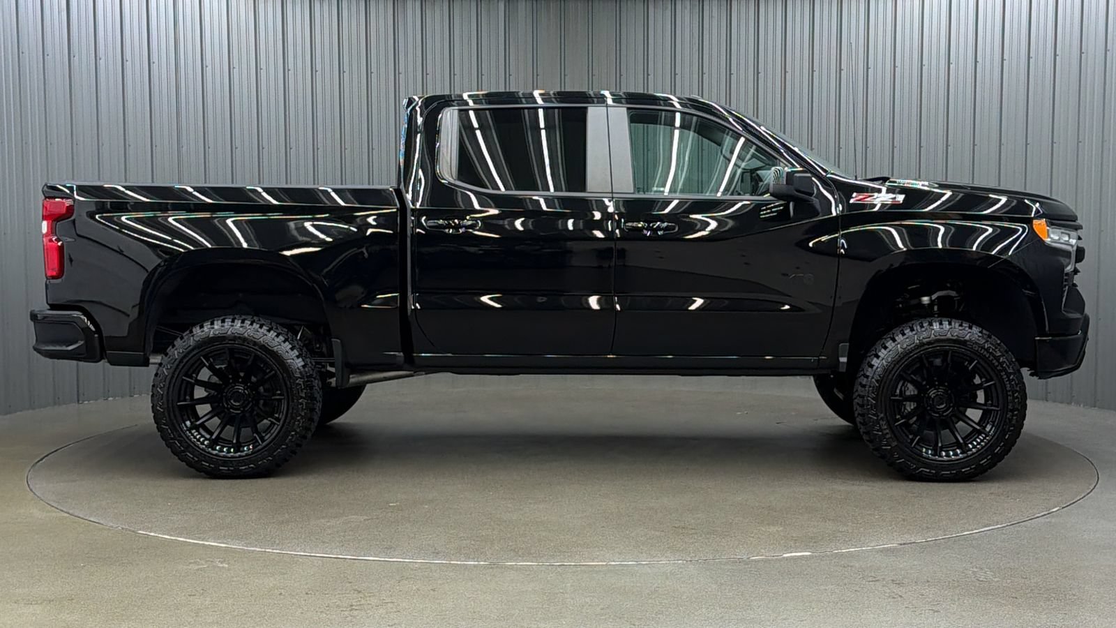 Used 2025 Chevrolet Silverado 1500 RST w/ Convenience Package II AWD/4WD image 6