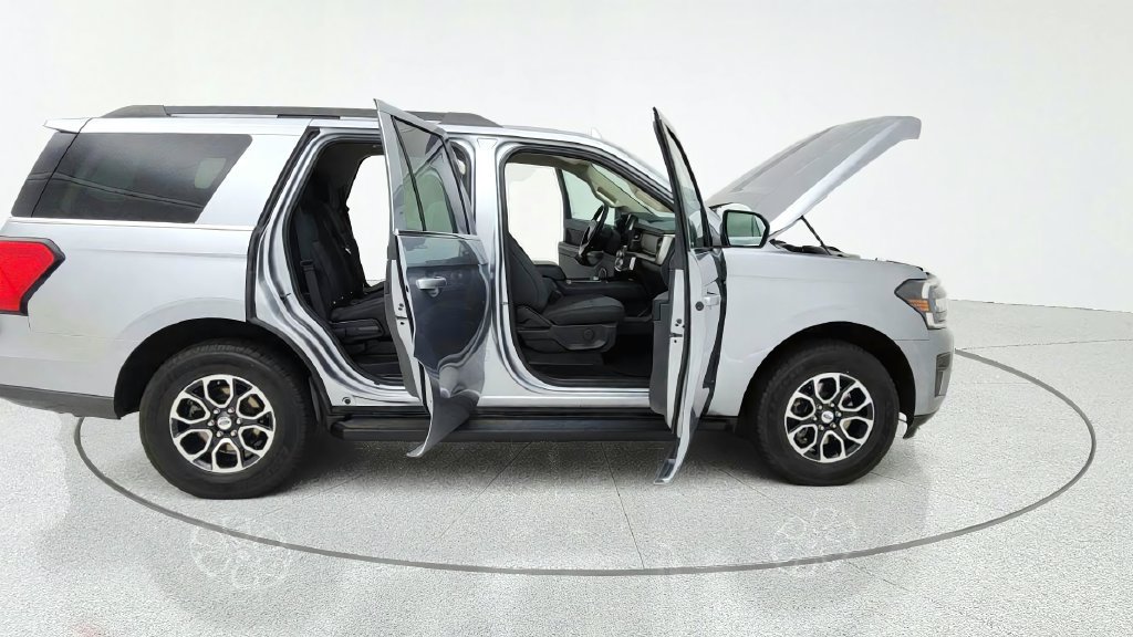Used 2024 Ford Expedition XLT RWD image 15