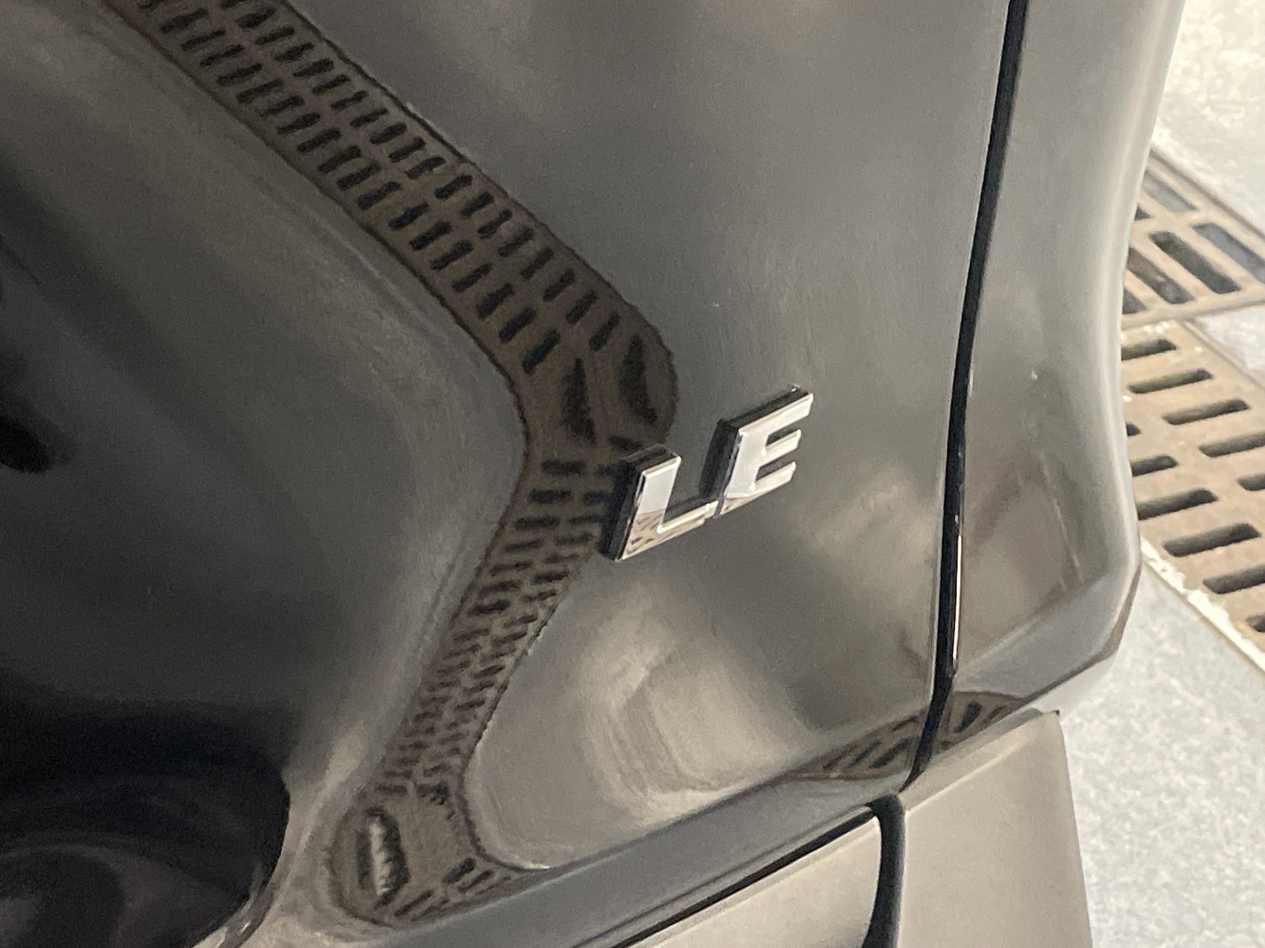 Used 2025 Toyota RAV4 LE image 33