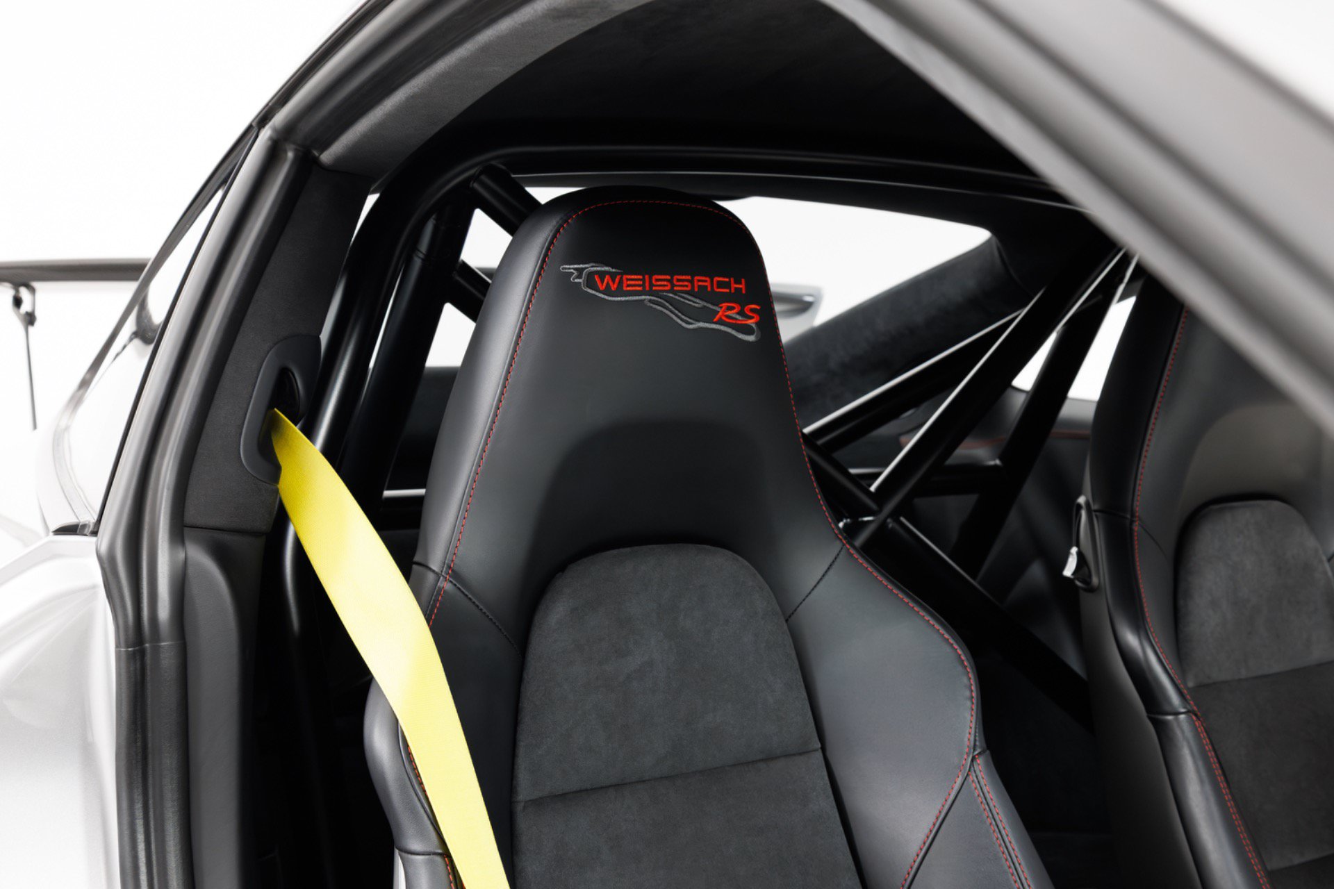 Used 2018 Porsche 911 GT2 RS RWD image 37