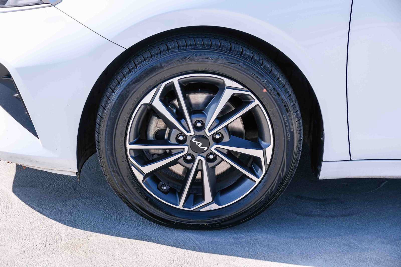 Used 2022 Kia Forte LXS FWD image 8