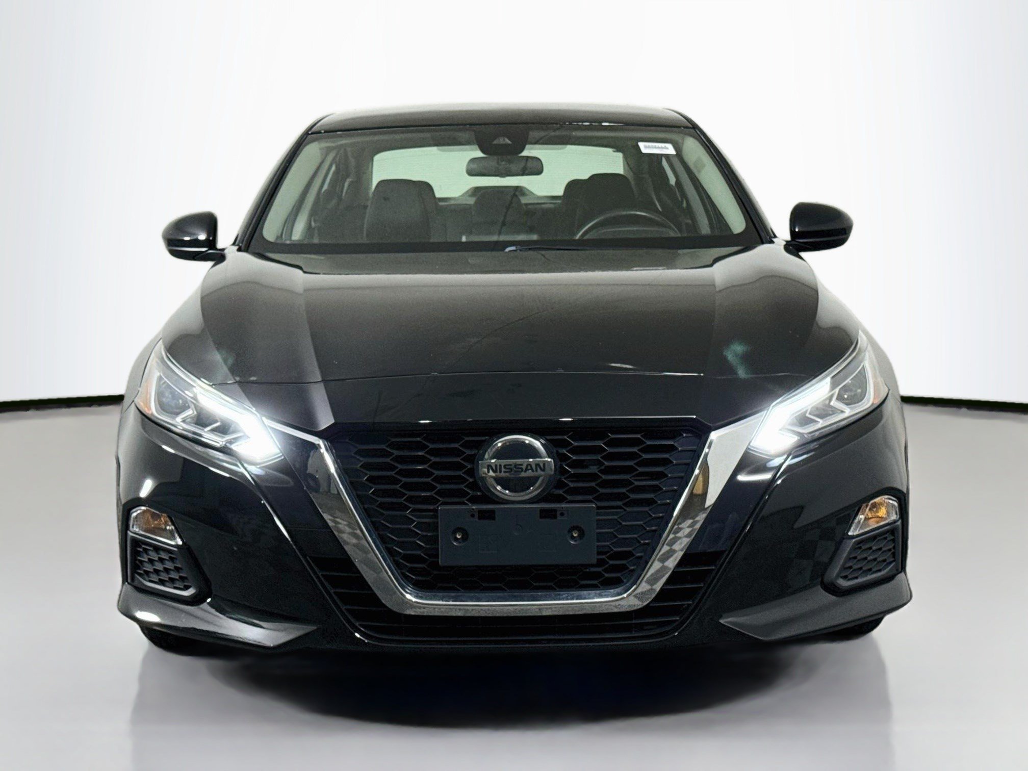 Used 2022 Nissan Altima 2.5 SV FWD image 2