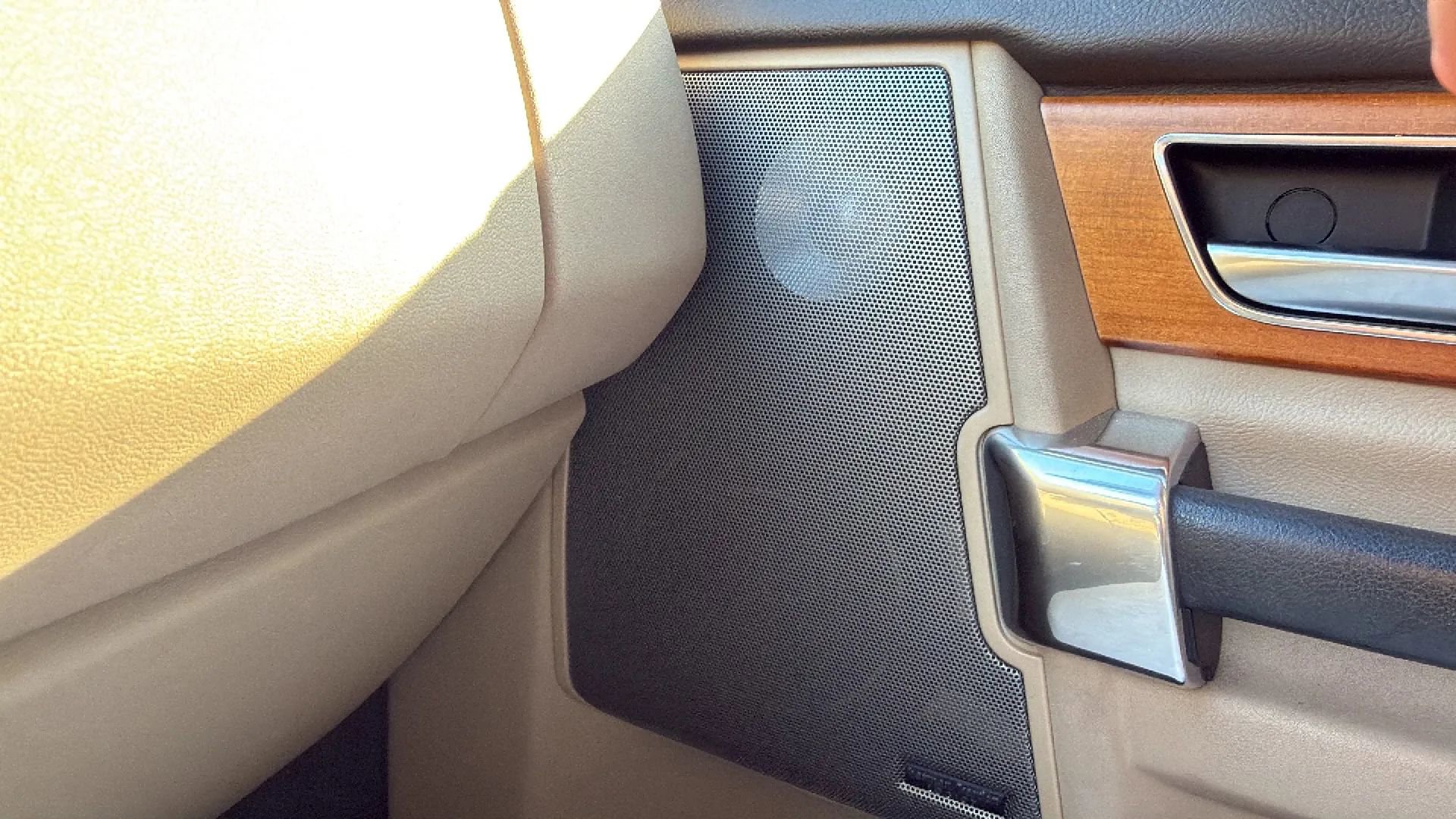 Used 2010 Land Rover LR4 HSE LUX image 24