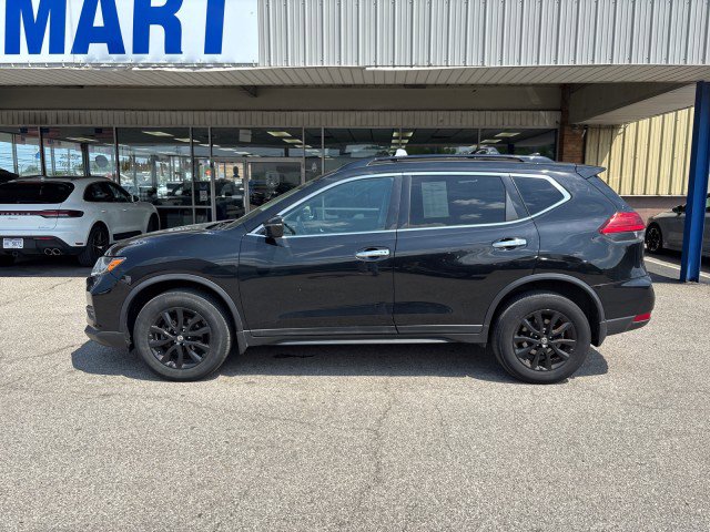 Used 2017 Nissan Rogue SV w/ Midnight Edition image 8