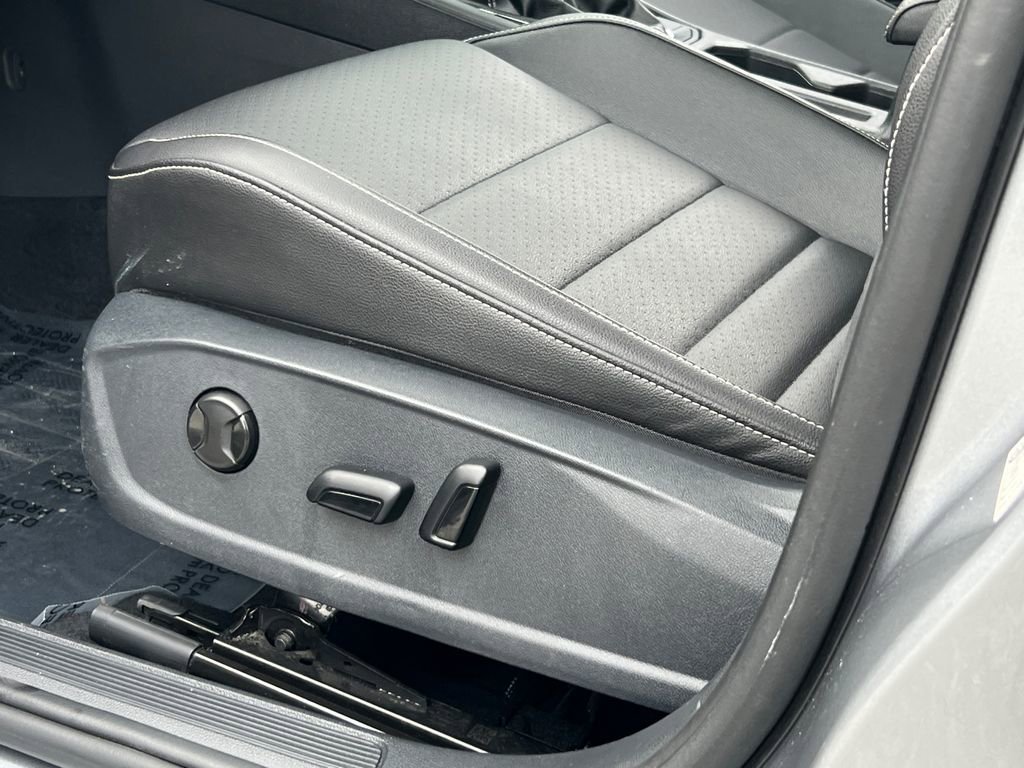 Certified 2024 Volkswagen Jetta SE image 19