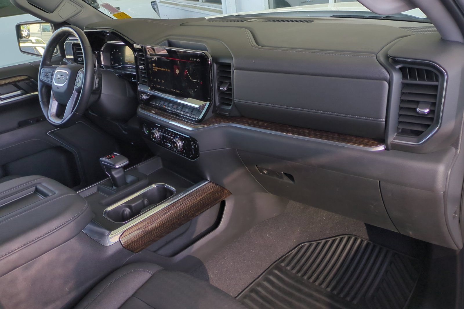 Used 2022 GMC Sierra 1500 Elevation w/ X31 Off-Road Package AWD/4WD image 18