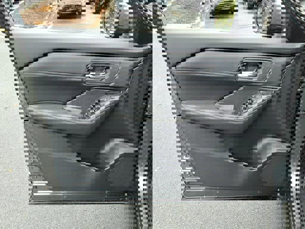 Used 2024 Nissan Rogue SL image 8